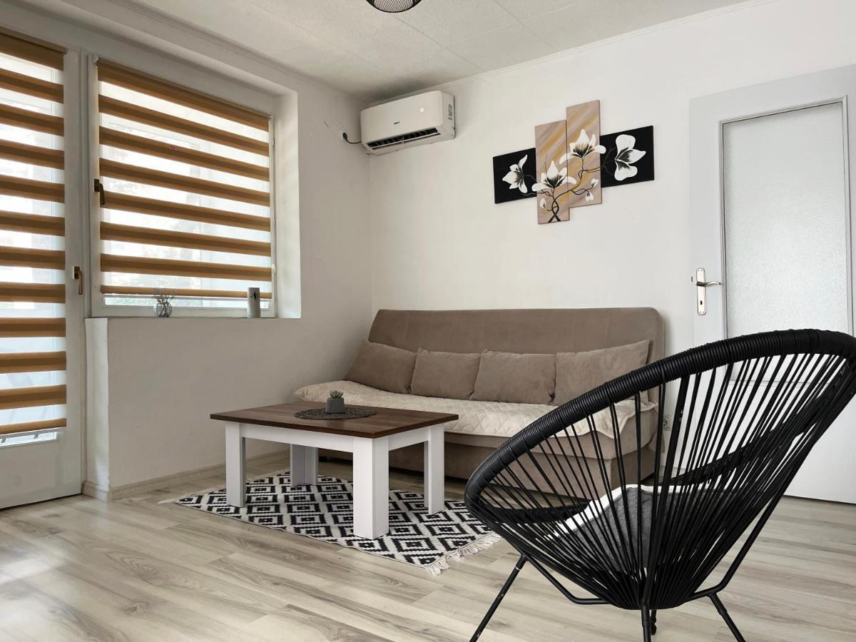 Starlux Apartment Мостар Екстер'єр фото